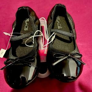 Girls shoes in black never worn still with original tags size 10